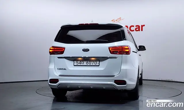 Kia Carnival 2018 2.2 автомат (гидро), миниатюра 4