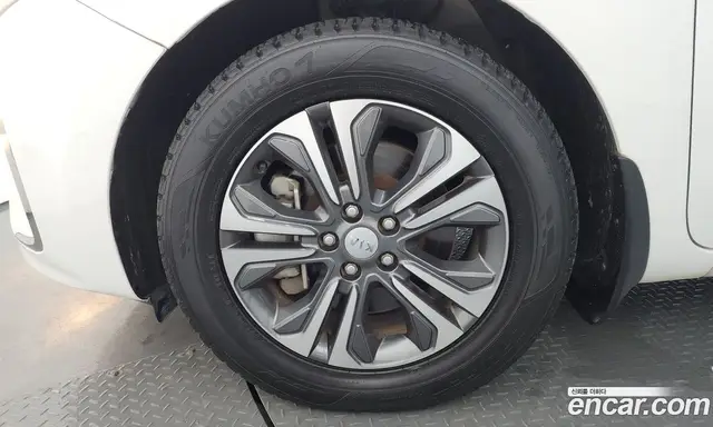 Kia Carnival 2018 2.2 автомат (гидро), миниатюра 5