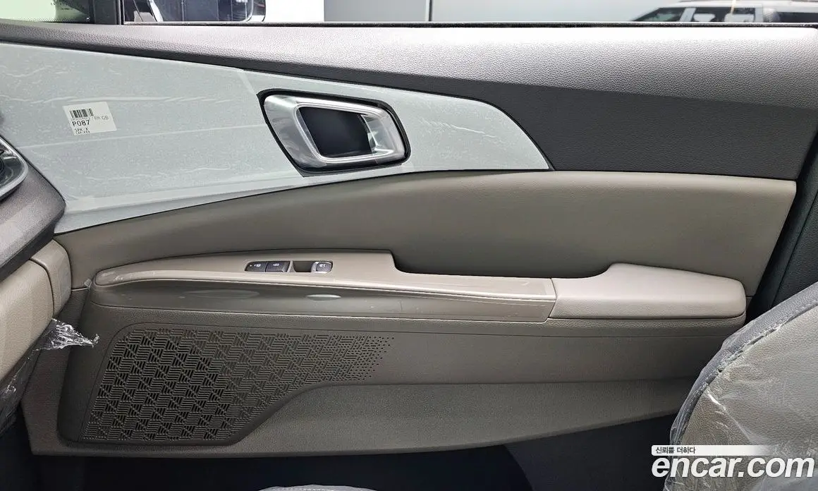 Kia Carnival 2025 1.6 автомат (гидро), фото 14