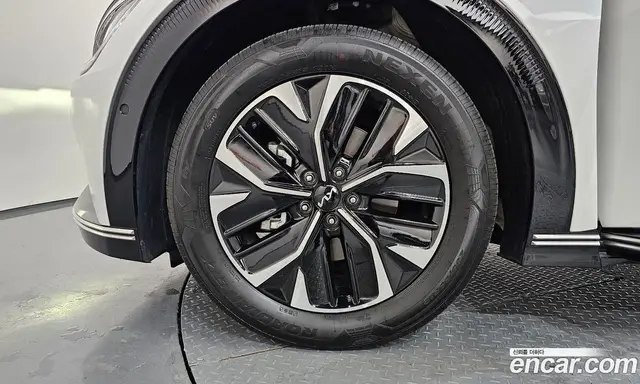 Kia EV6 2024 0.1 автомат (гидро), миниатюра 5