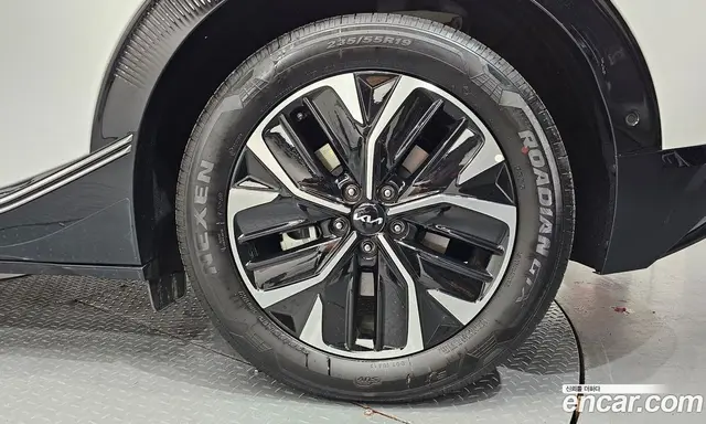 Kia EV6 2024 0.1 автомат (гидро), миниатюра 7