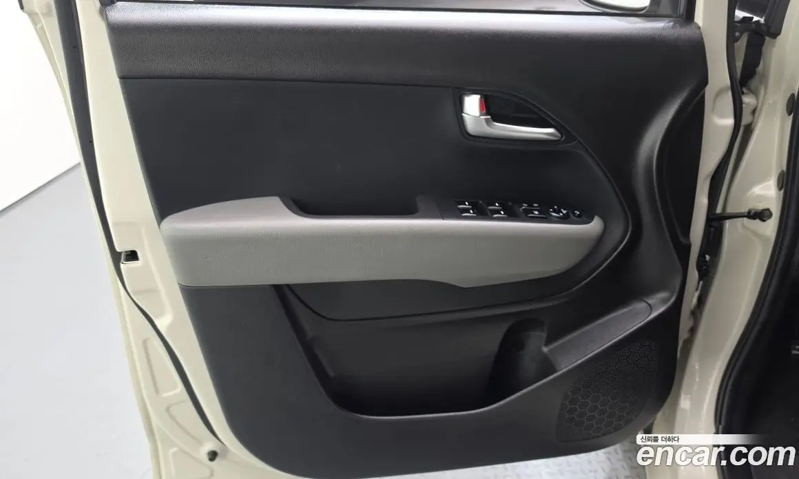 Kia Ray 2022 1.0 автомат (гидро), фото 14