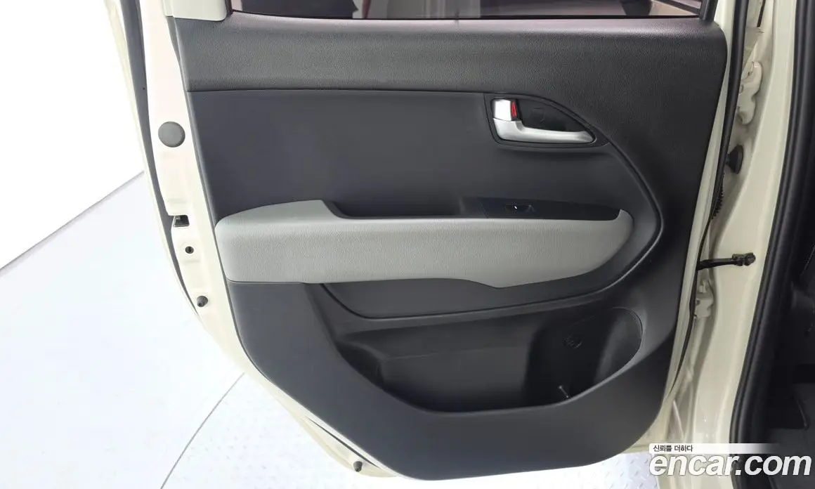 Kia Ray 2022 1.0 автомат (гидро), фото 15