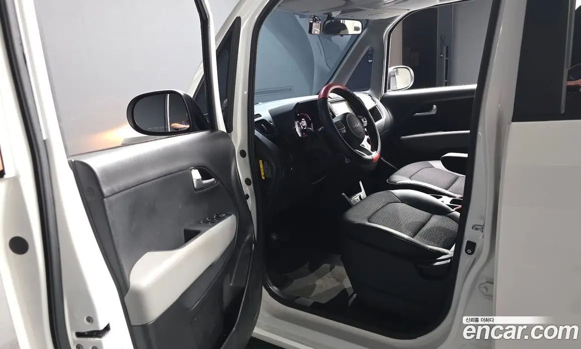 Kia Ray 2023 1.0 автомат (гидро), фото 12