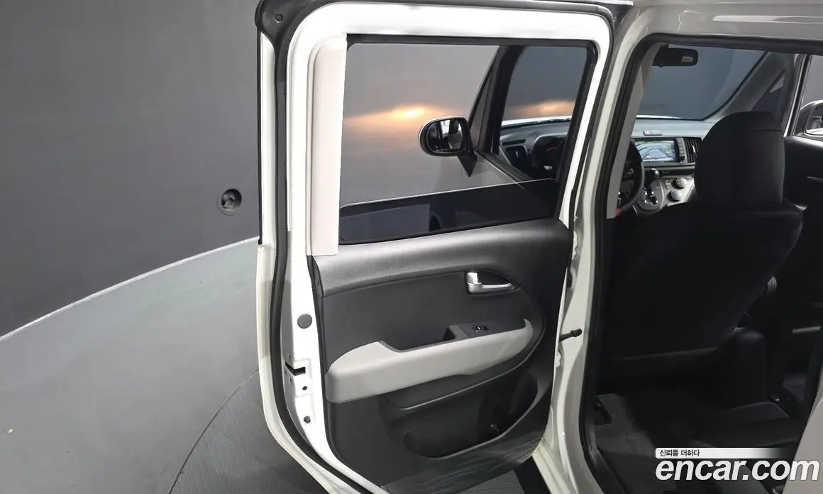 Kia Ray 2023 1.0 автомат (гидро), фото 14