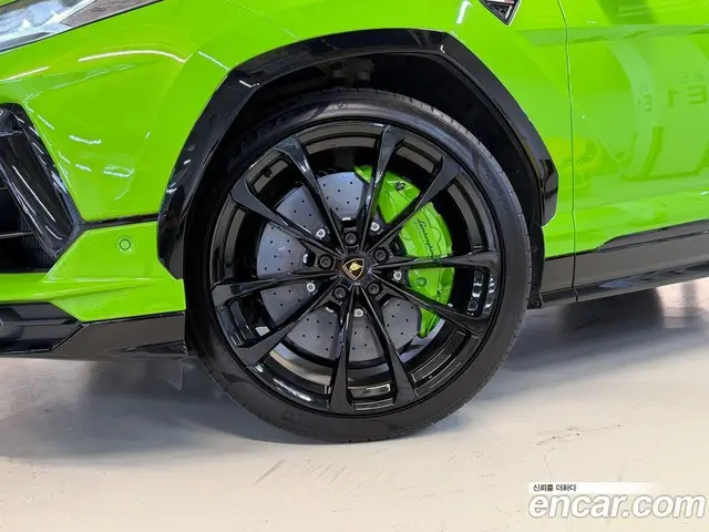 Lamborghini Urus 2023 4.0 автомат (гидро), миниатюра 12