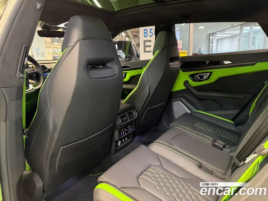 Lamborghini Urus 2023 4.0 автомат (гидро), фото 15