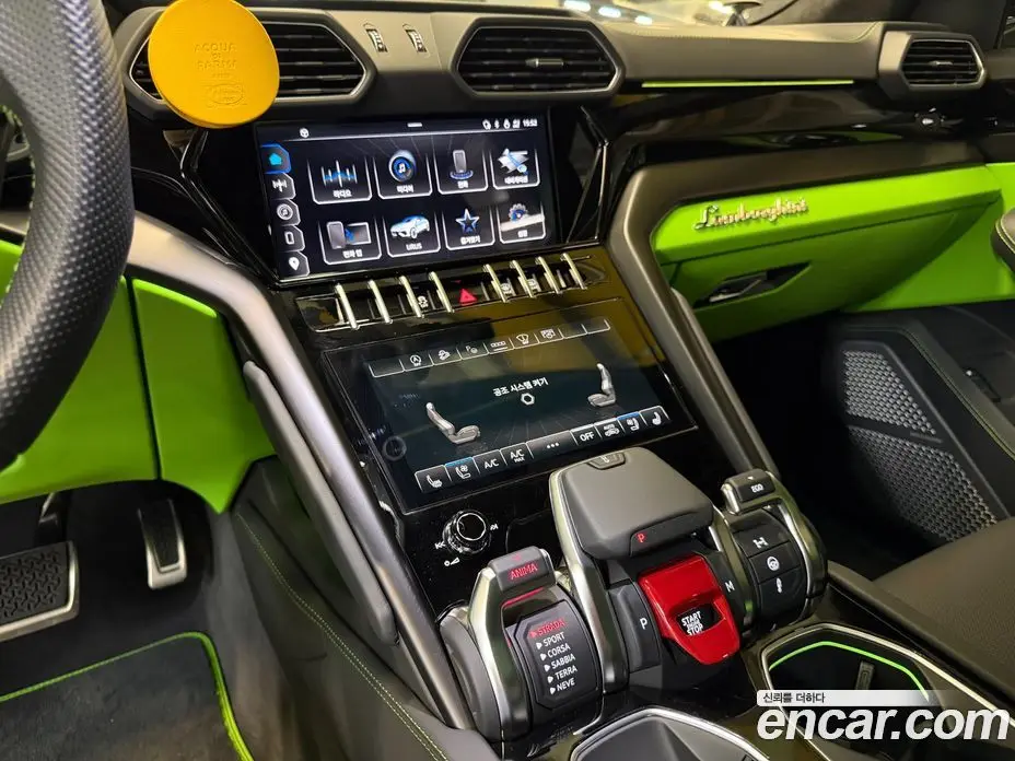 Lamborghini Urus 2023 4.0 автомат (гидро), фото 17