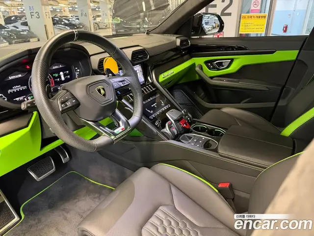 Lamborghini Urus 2023 4.0 автомат (гидро), миниатюра 5