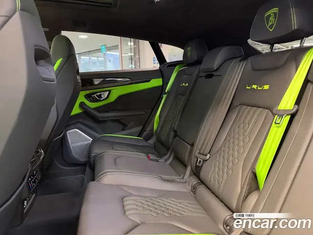 Lamborghini Urus 2023 4.0 автомат (гидро), миниатюра 8