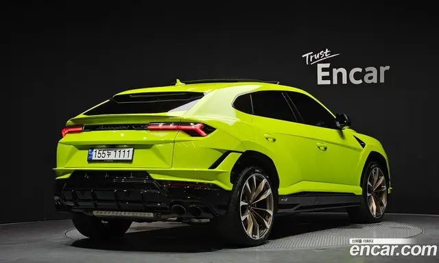 Lamborghini Urus 2023 4.0 автомат (гидро), миниатюра 2