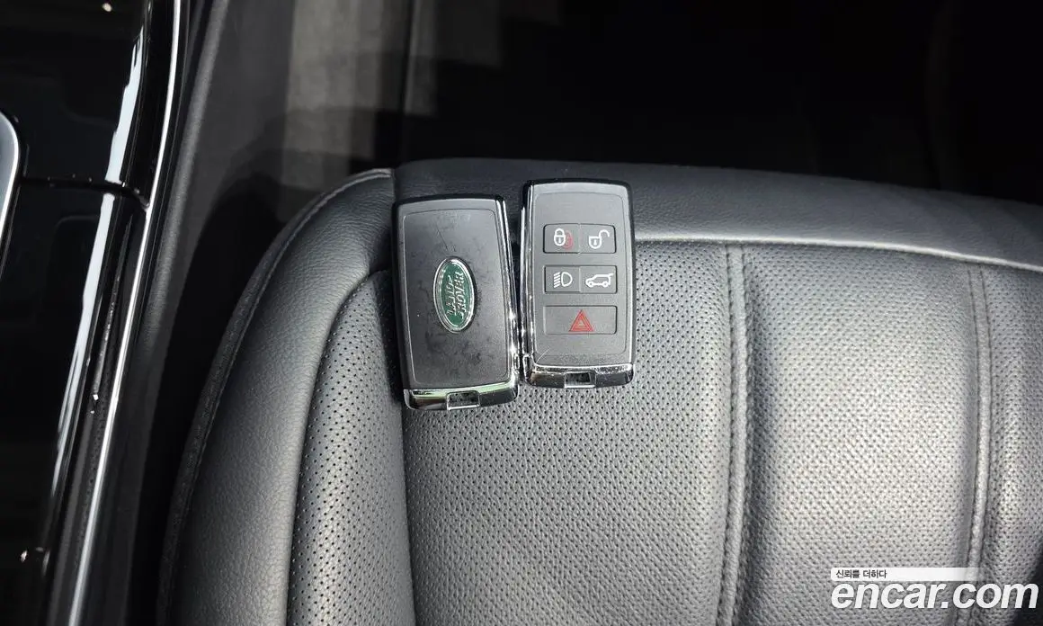 Land Rover Range Rover Evoque 2022 2.0 автомат (гидро), фото 22