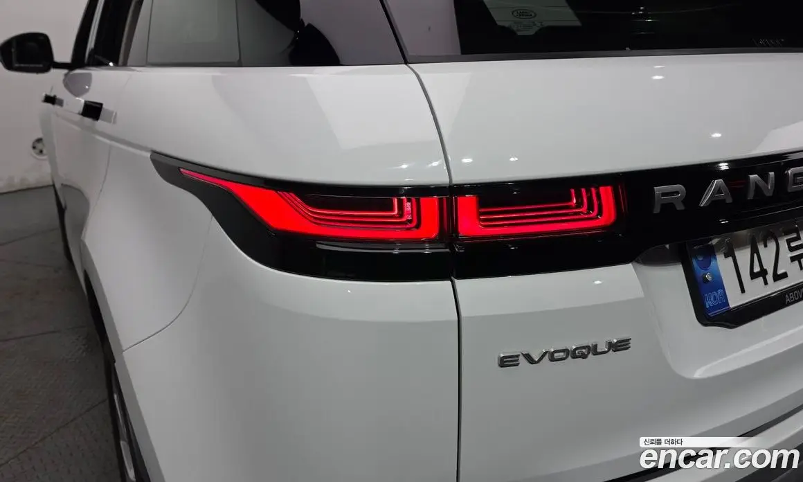 Land Rover Range Rover Evoque 2022 2.0 автомат (гидро), фото 9