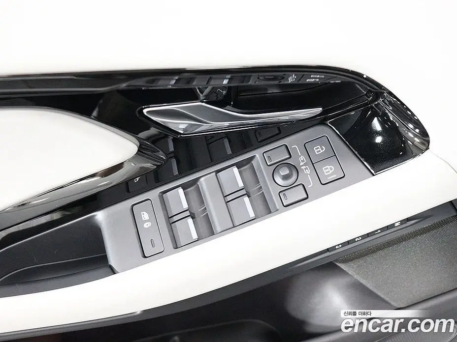 Land Rover Range Rover Evoque 2025 2.0 автомат (гидро), фото 11