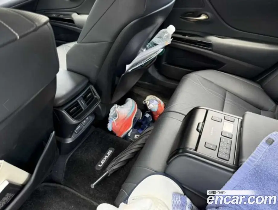 Lexus ES 2022 2.5 автомат (гидро), фото 13