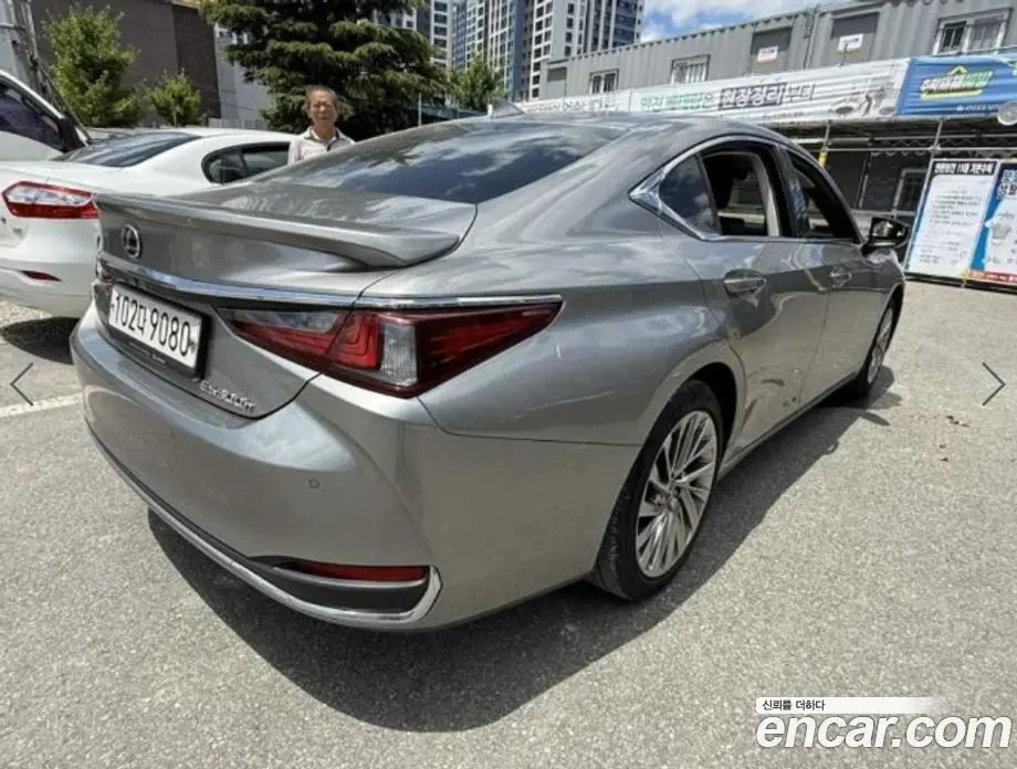 Lexus ES 2022 2.5 автомат (гидро), фото 7