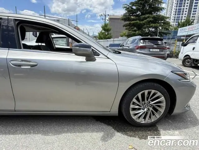 Lexus ES 2022 2.5 автомат (гидро), миниатюра 9