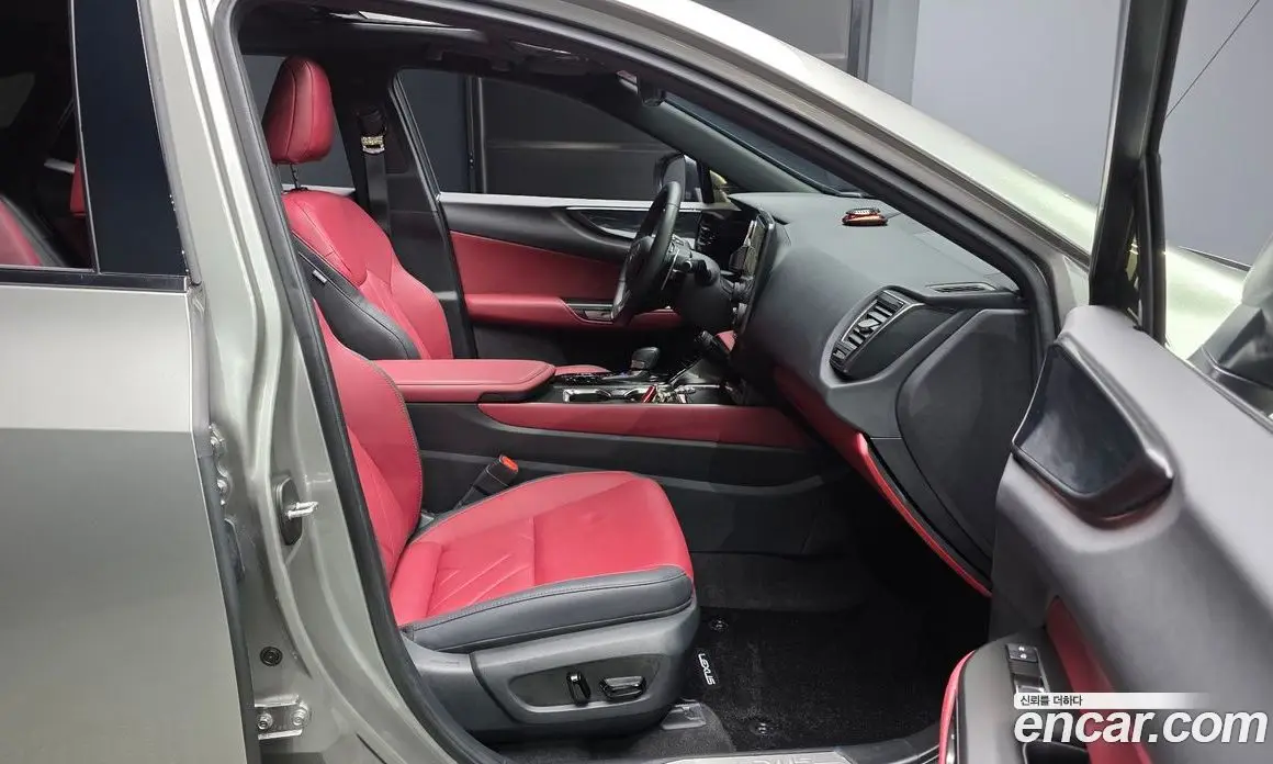 Lexus NX 2025 2.5 автомат (гидро), фото 16