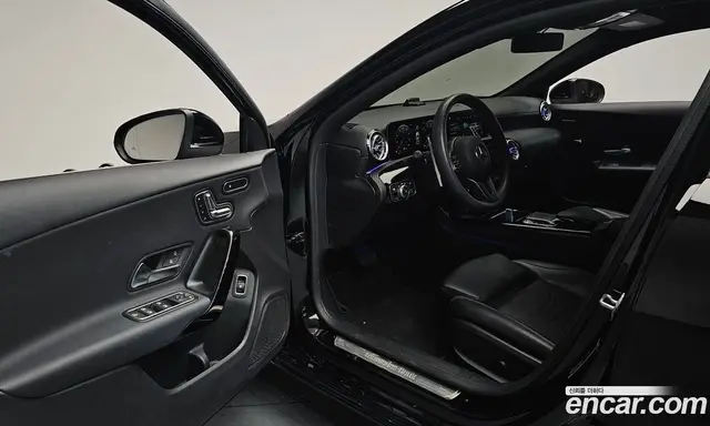 Mercedes-Benz A-Class 2020 2.0 автомат (гидро), миниатюра 12