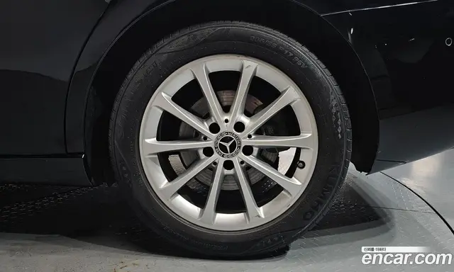 Mercedes-Benz A-Class 2020 2.0 автомат (гидро), миниатюра 6