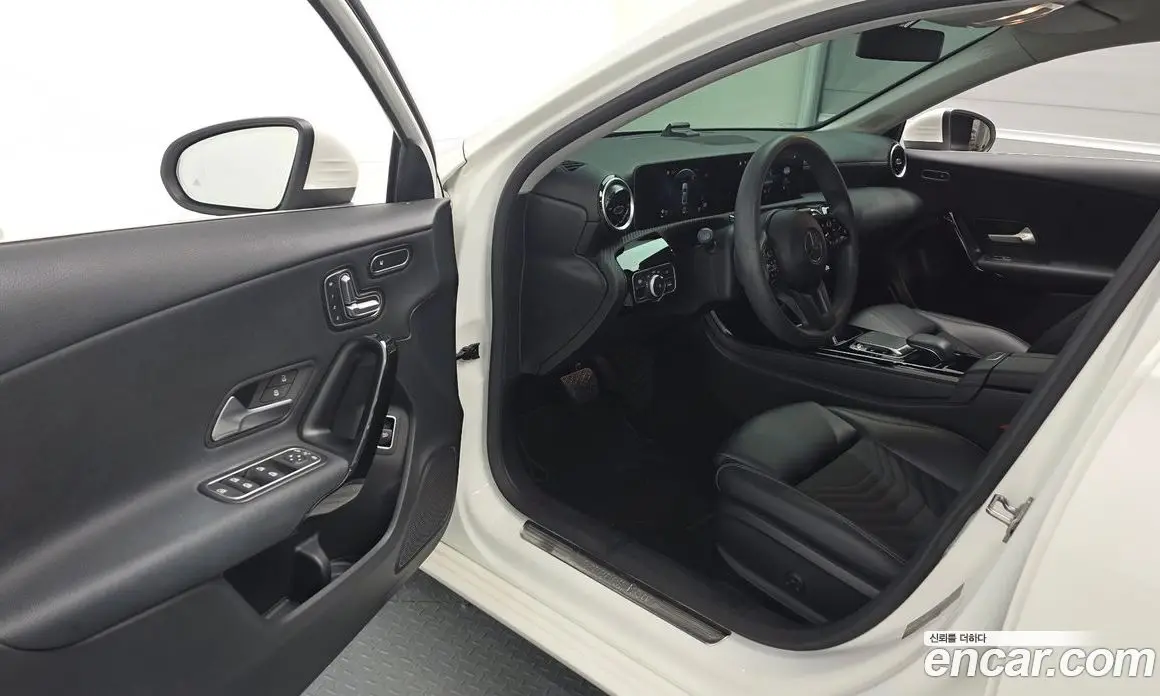 Mercedes-Benz A-Class 2020 2.0 автомат (гидро), фото 12