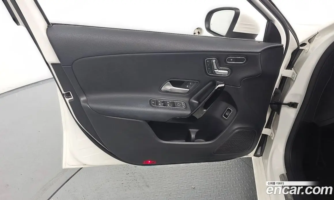 Mercedes-Benz A-Class 2020 2.0 автомат (гидро), фото 13