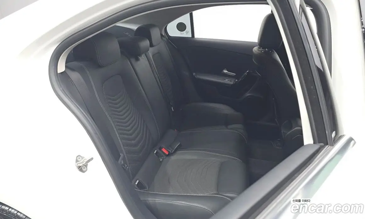 Mercedes-Benz A-Class 2020 2.0 автомат (гидро), фото 16