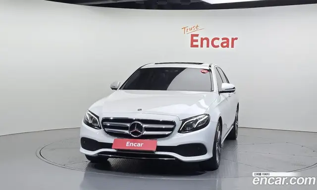 Mercedes-Benz E-Class 2018 2.0 автомат (гидро), миниатюра 3