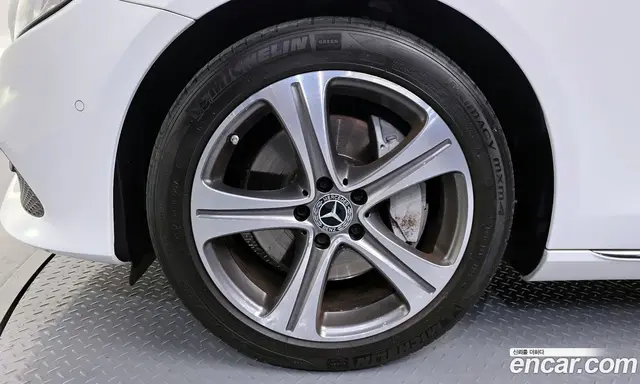 Mercedes-Benz E-Class 2018 2.0 автомат (гидро), миниатюра 5