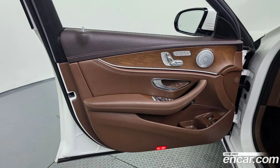 Mercedes-Benz E-Class 2019 2.0 автомат (гидро), фото 14