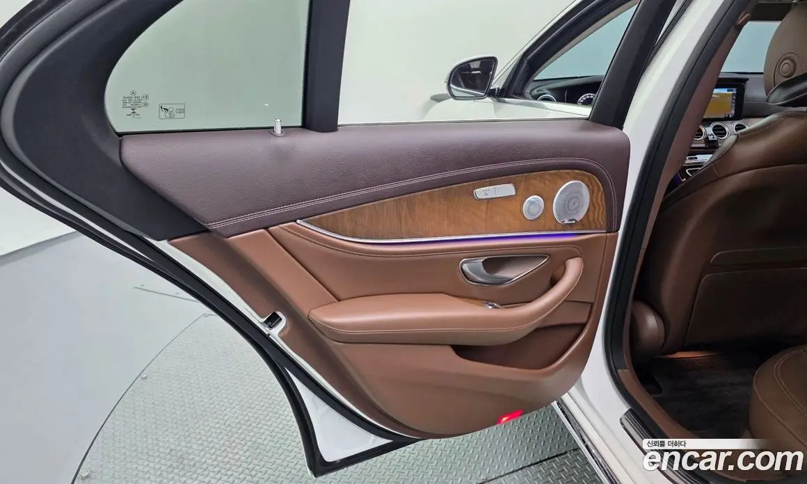 Mercedes-Benz E-Class 2019 2.0 автомат (гидро), фото 15