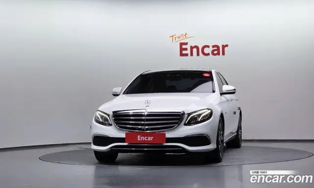 Mercedes-Benz E-Class 2019 2.0 автомат (гидро), миниатюра 3