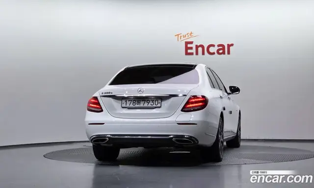 Mercedes-Benz E-Class 2019 2.0 автомат (гидро), миниатюра 4