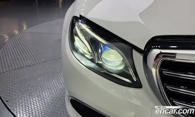 Mercedes-Benz E-Class 2019 2.0 автомат (гидро), миниатюра 8