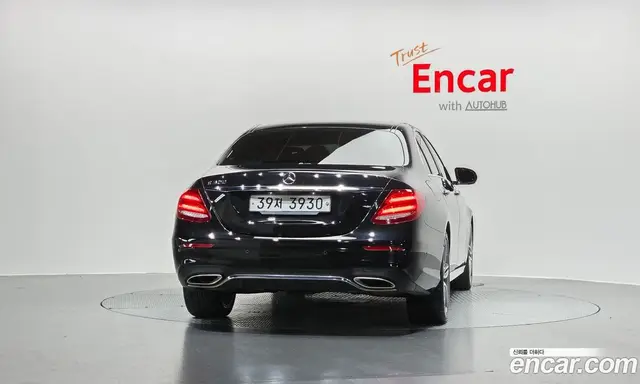 Mercedes-Benz E-Class 2019 2.0 автомат (гидро), миниатюра 3