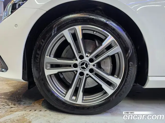 Mercedes-Benz E-Class 2022 2.0 автомат (гидро), миниатюра 7