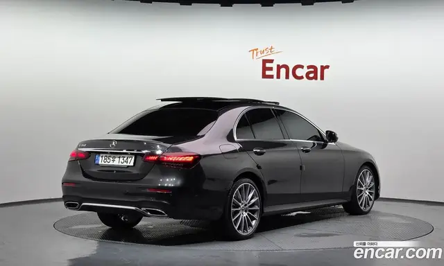 Mercedes-Benz E-Class 2022 2.0 автомат (гидро), миниатюра 2