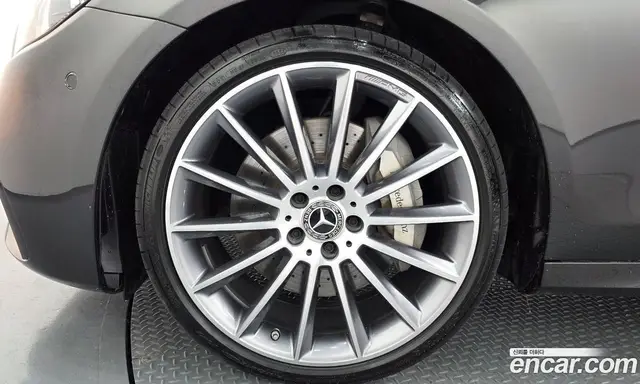 Mercedes-Benz E-Class 2022 2.0 автомат (гидро), миниатюра 5
