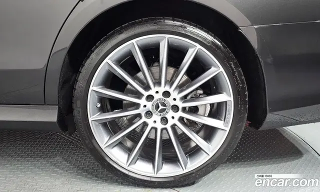 Mercedes-Benz E-Class 2022 2.0 автомат (гидро), миниатюра 7