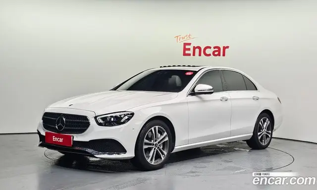 Mercedes-Benz E-Class 2022 2.0 автомат (гидро), миниатюра 1