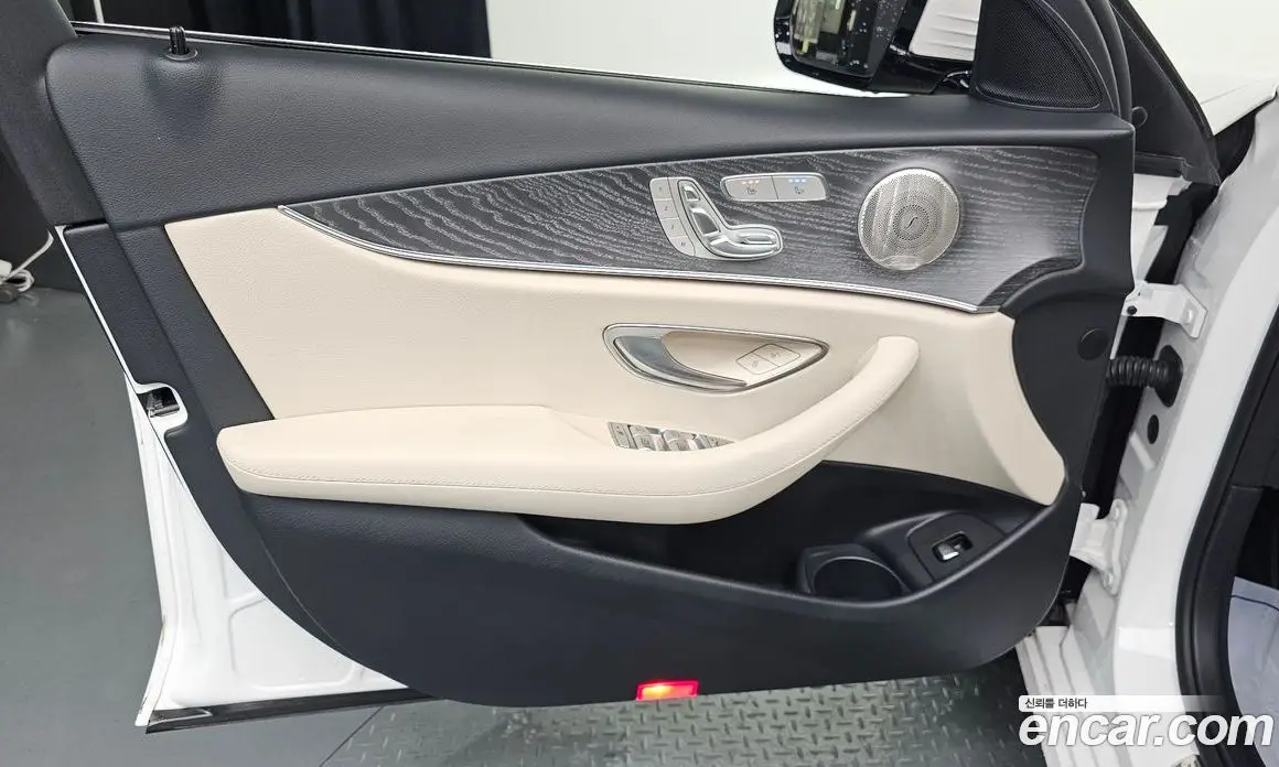 Mercedes-Benz E-Class 2022 2.0 автомат (гидро), фото 14