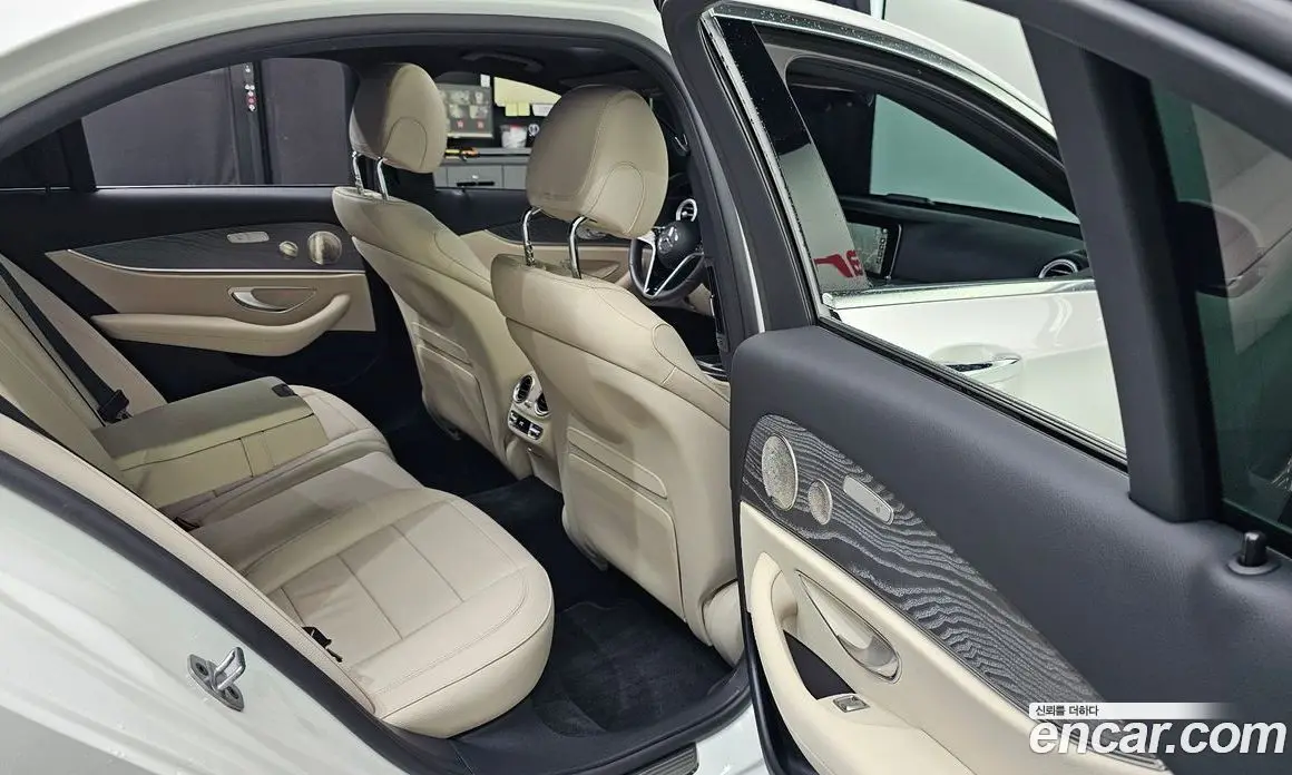 Mercedes-Benz E-Class 2022 2.0 автомат (гидро), фото 17