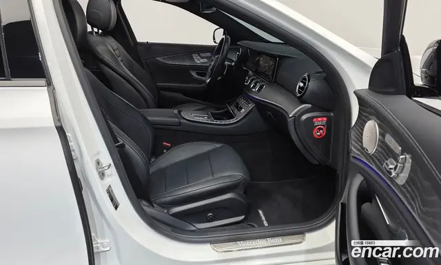 Mercedes-Benz E-Class 2023 2.0 автомат (гидро), миниатюра 11