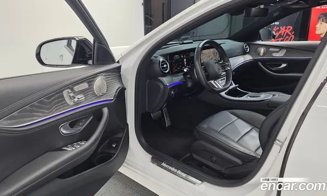 Mercedes-Benz E-Class 2023 2.0 автомат (гидро), миниатюра 10