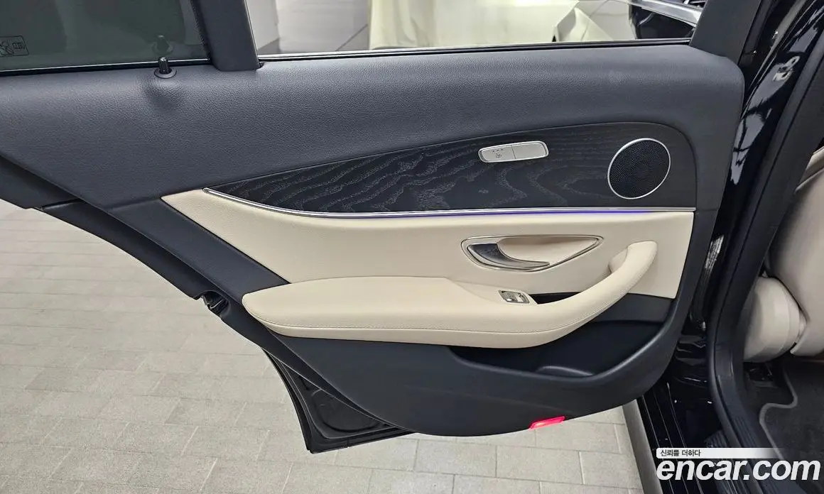 Mercedes-Benz E-Class 2023 2.0 автомат (гидро), фото 14