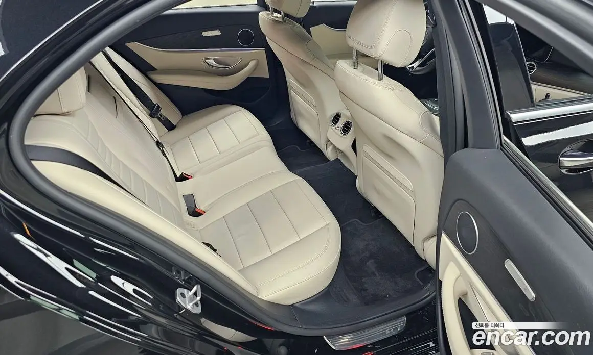 Mercedes-Benz E-Class 2023 2.0 автомат (гидро), фото 17