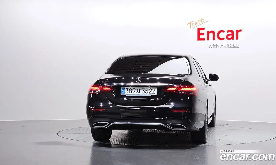 Mercedes-Benz E-Class 2023 2.0 автомат (гидро), фото 3