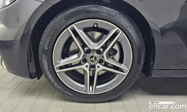 Mercedes-Benz E-Class 2023 2.0 автомат (гидро), миниатюра 4