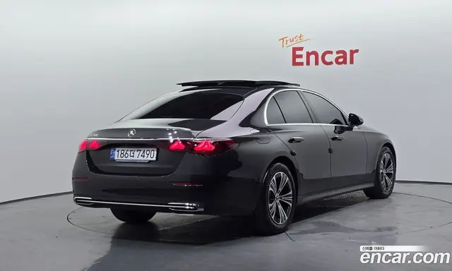 Mercedes-Benz E-Class 2024 2.0 автомат (гидро), миниатюра 2