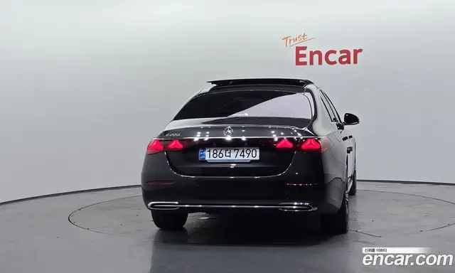 Mercedes-Benz E-Class 2024 2.0 автомат (гидро), миниатюра 4